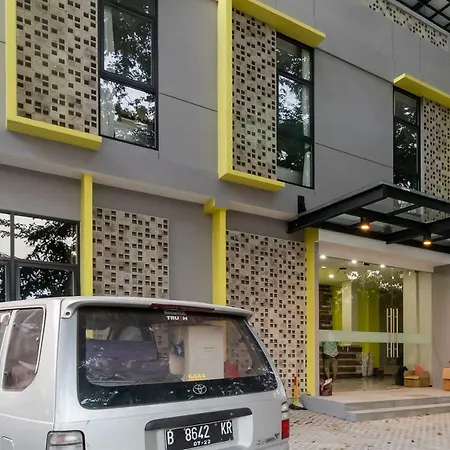 RedDoorz Plus near Senayan City-2